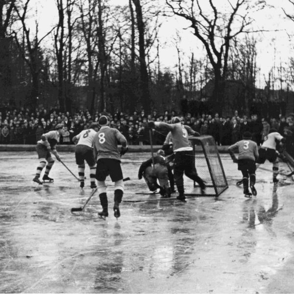 Eishockey-Spiel gegen Darmstadt-FotoHermannEymann-1948-49-SSAA-FS