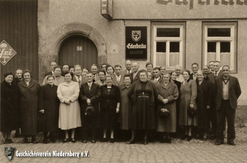 1957: Klassentreffen im Gasthaus „Zur Krone“