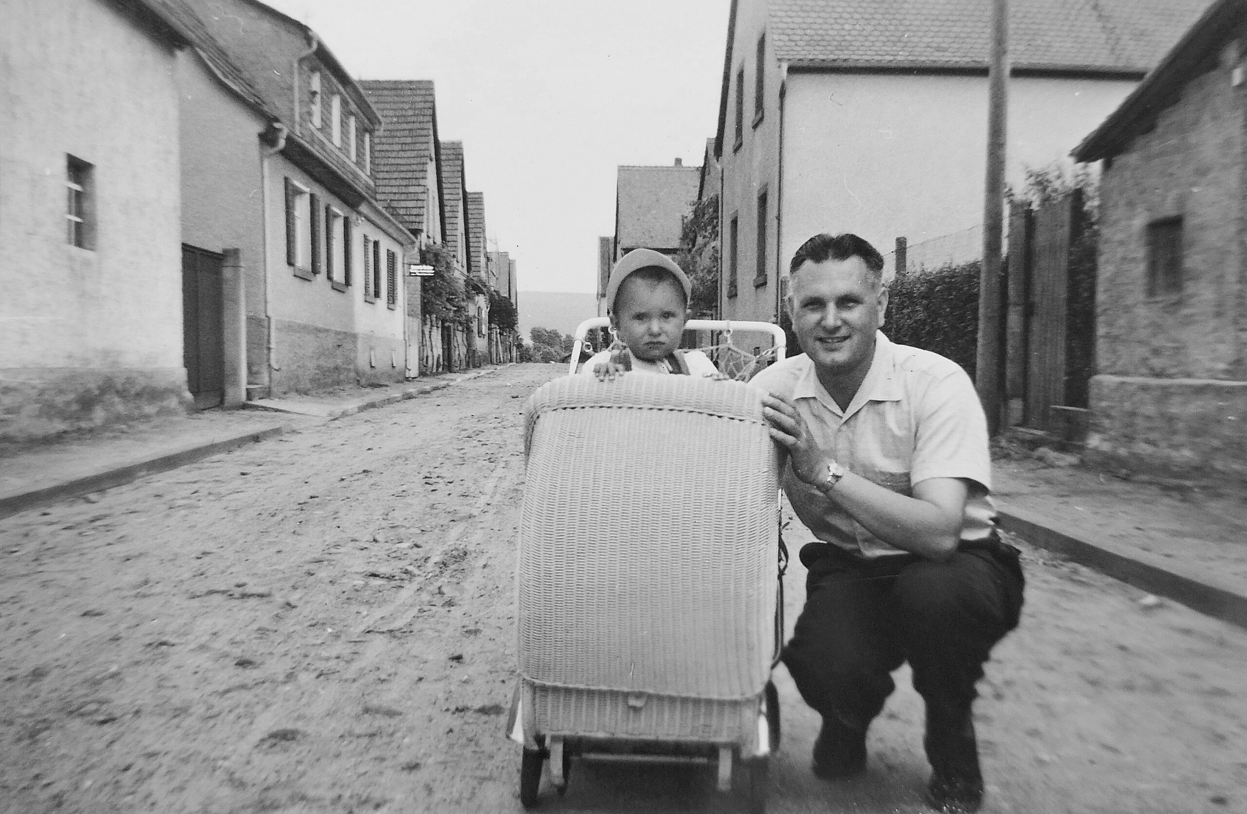 Heinrich und Johannes S. Riethstraße etwa 1956_7